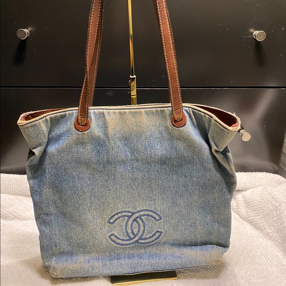 Chanel tote - Picture 6 of 15